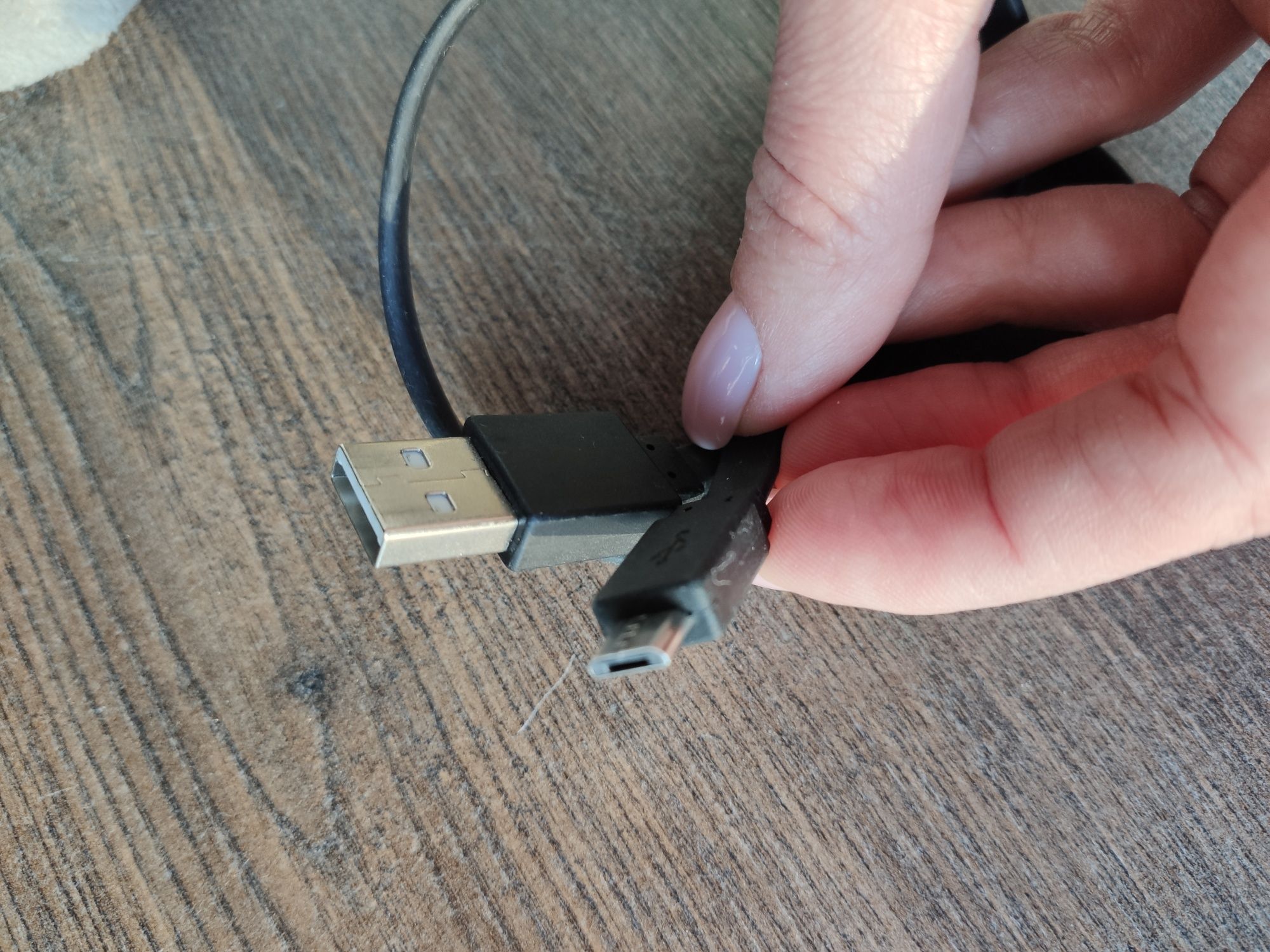 Krótki kabel mikro USB