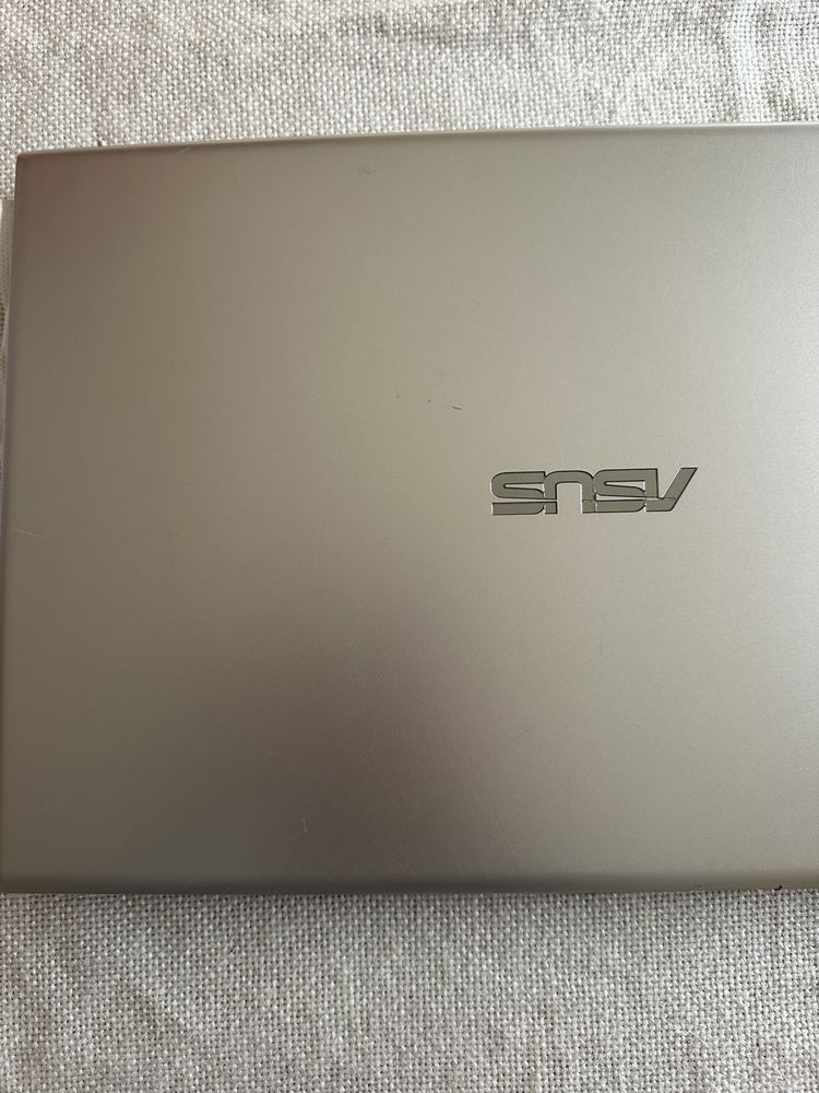 Laptop- Asus VivoBook 15