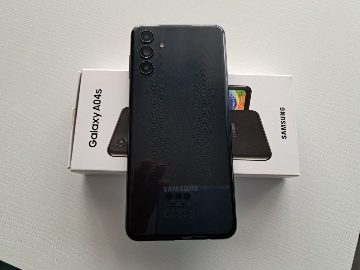 Smartfon Samsung Galaxy A04s+ładowarka, etui.Gwarancja.Wysyłka