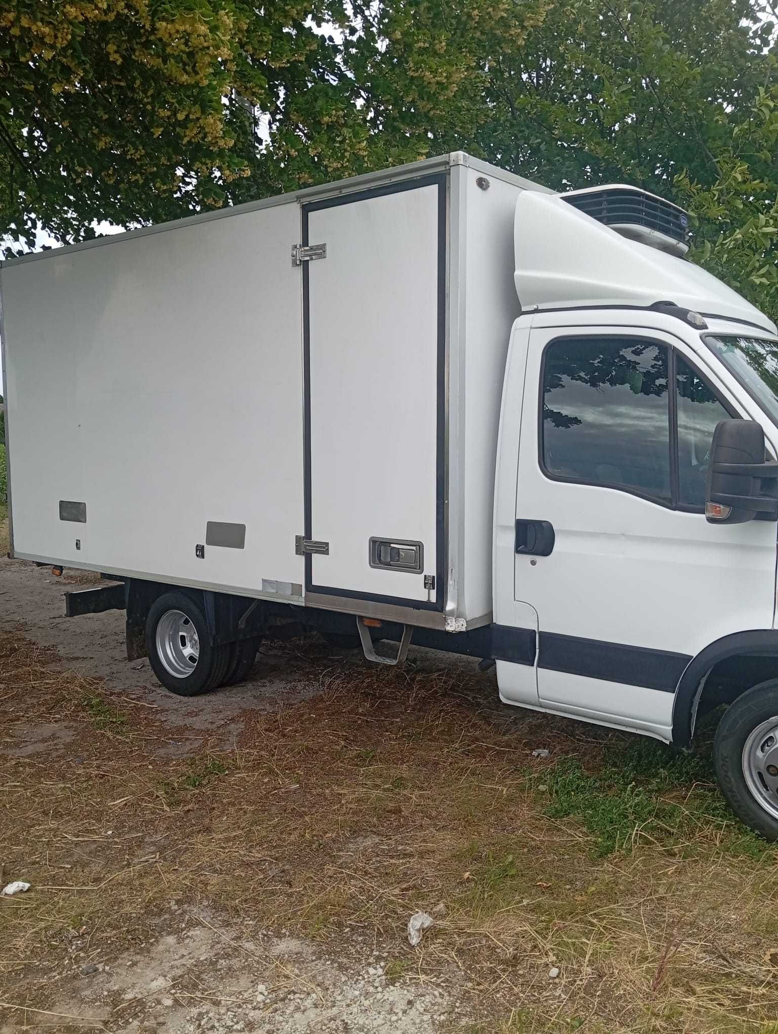 izoterma , chłodnia iveco 35C13   2013r petarda