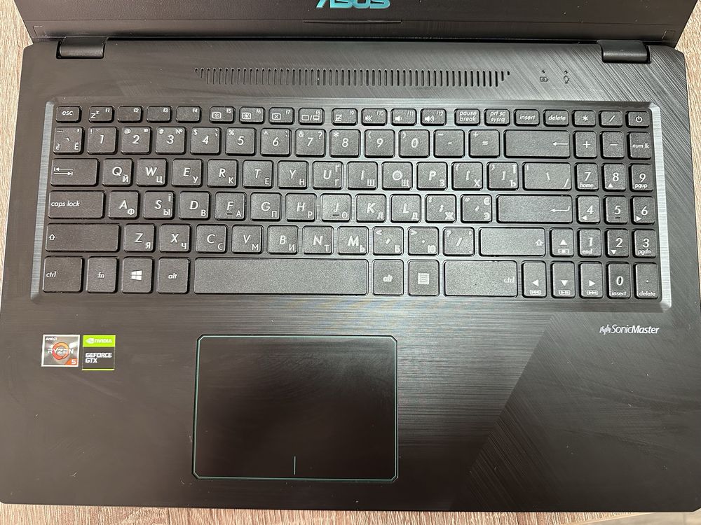 Ноутбук Asus M570DD