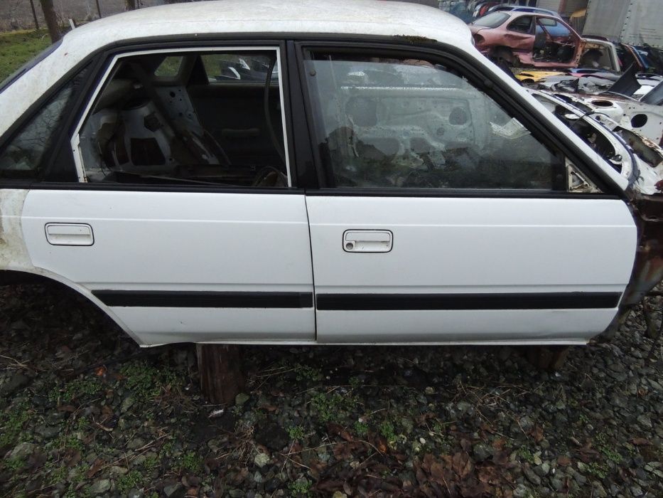 Drzwi prawe przednie tylne Mazda 626 87,88,89,90,91,92 sedan