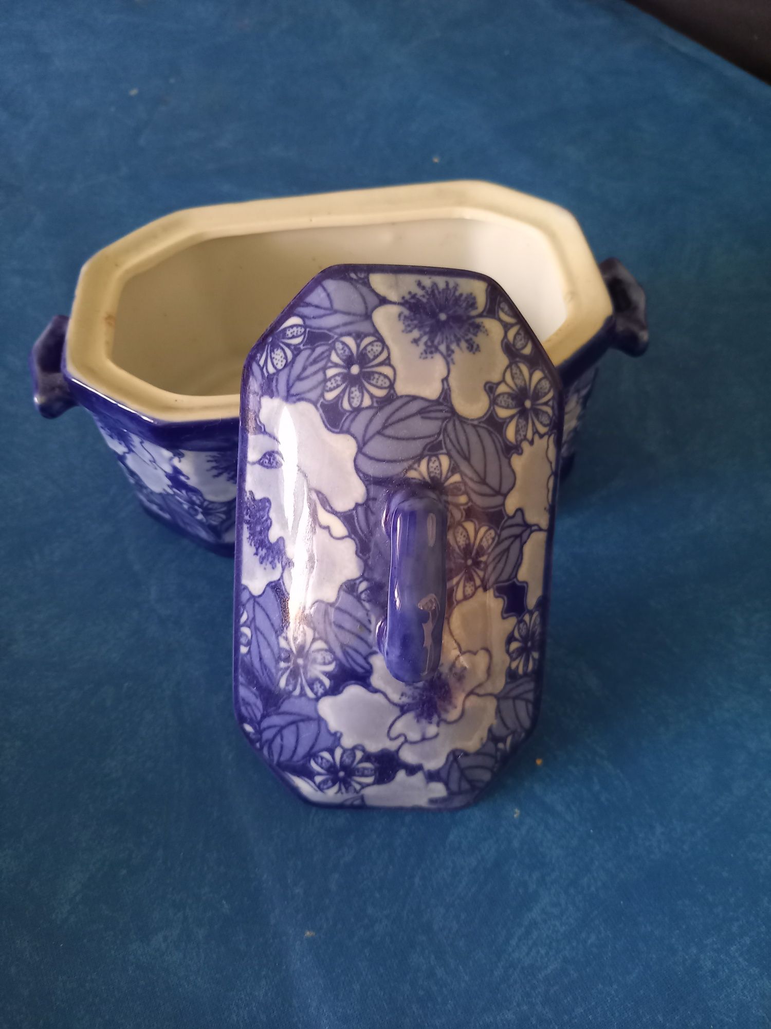 Caixa de louca azul