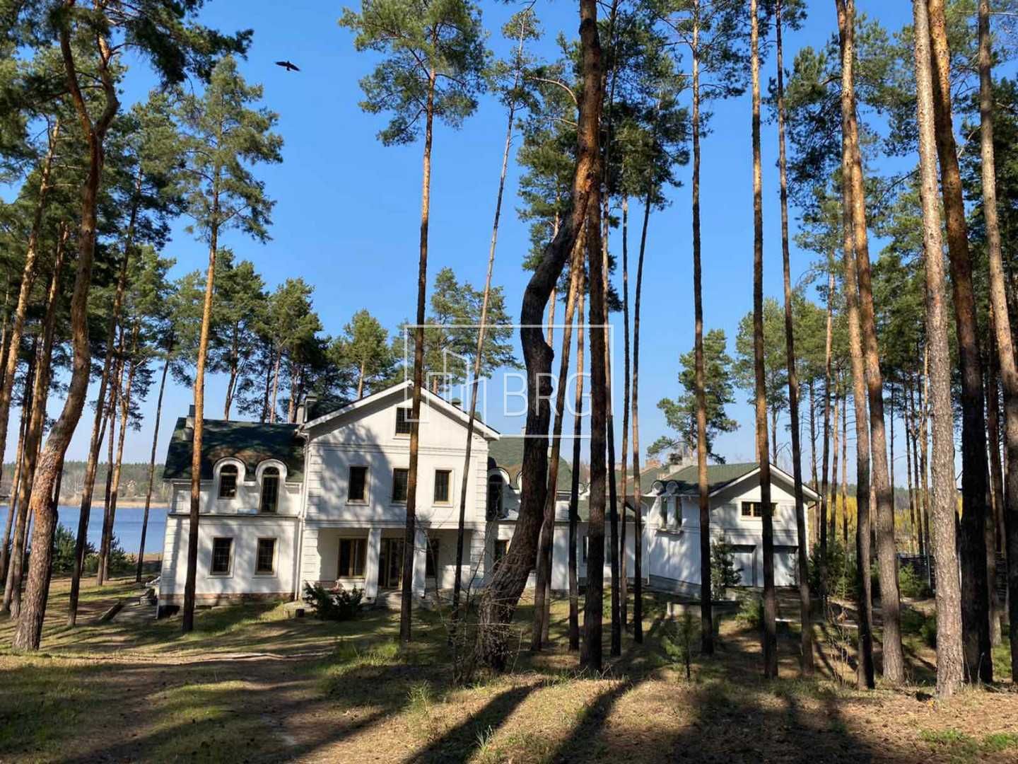 Дом на берегу Стугны 115 соток в соновом лесу Украинка без комиссии