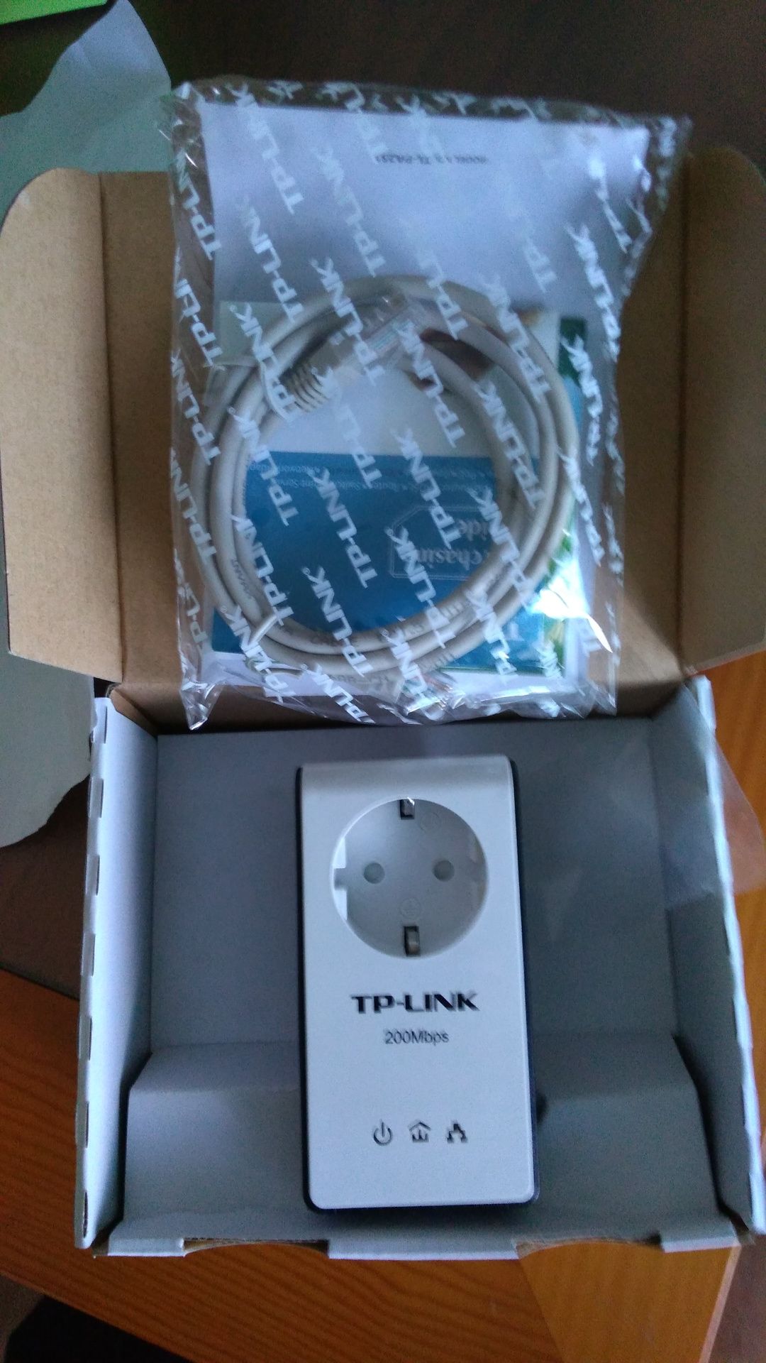 2 Internet expander TP Link em caixa