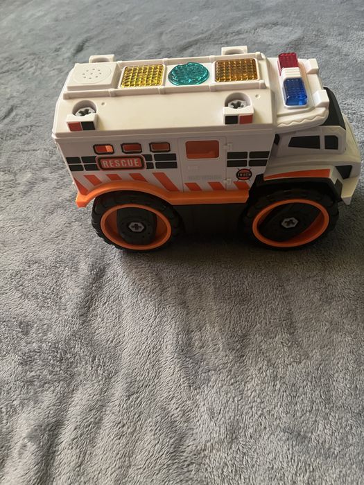 Дитяча іграшка автомобіль