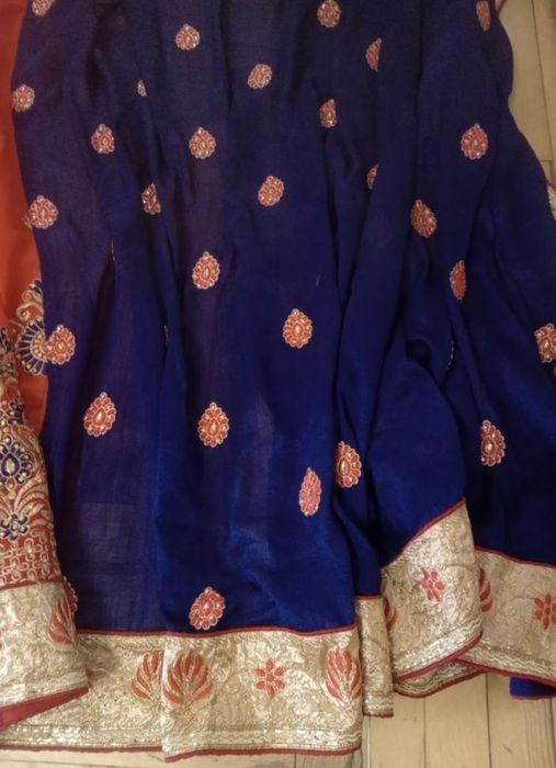 Дивовижні комплекти, сарі і чолі, індійське  вбрання