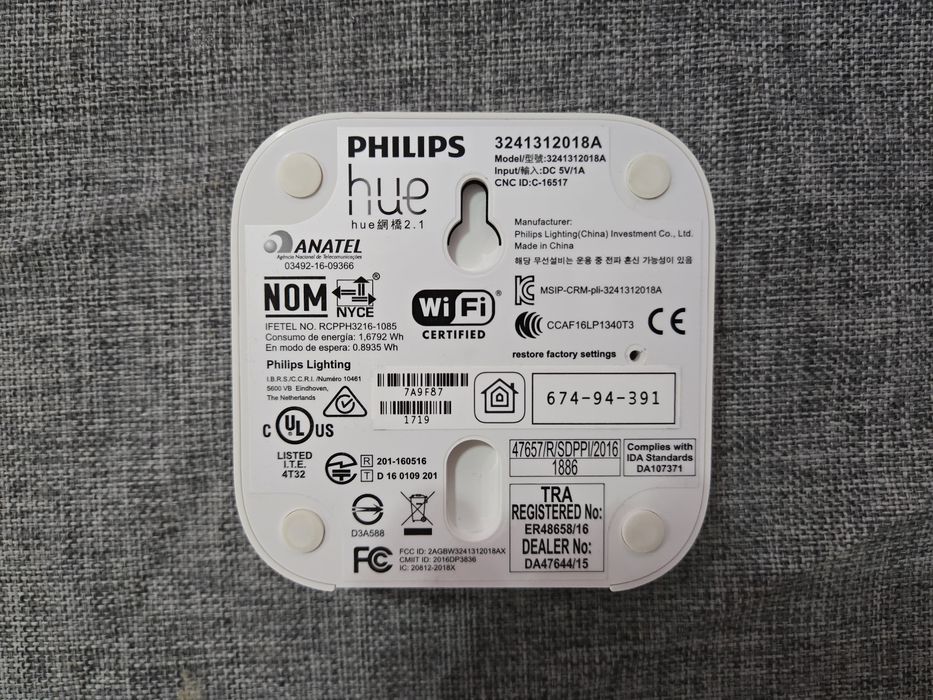 Base Philips Hue Bridge