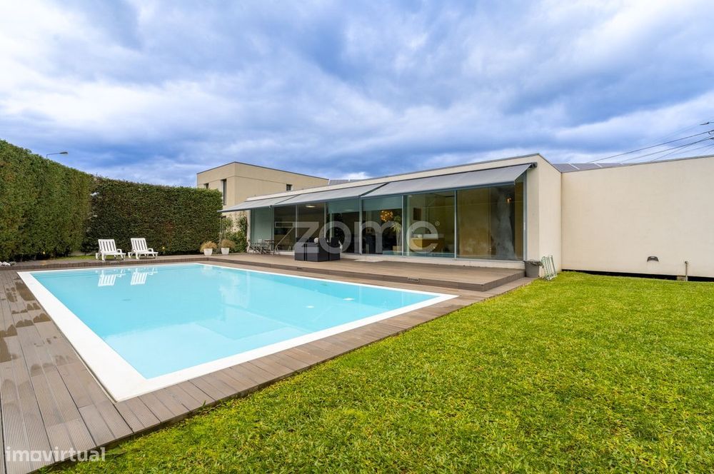Villa Térrea T4 de luxo com piscina e jardim em Braga (S.Pedro D'Es...