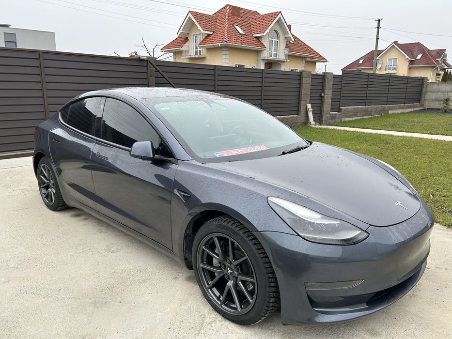 Tesla model 3 standard plus 2021 Рестайл