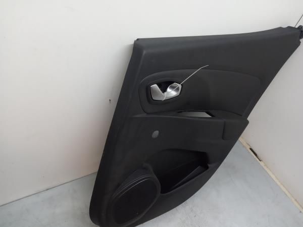 Forra porta / quartela trás direita RENAULT Clio IV (BH_)
