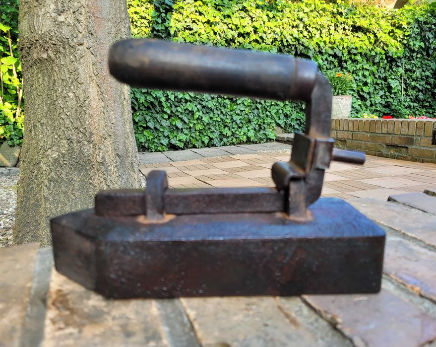 Stare przedwojenne XIX wieczne żelazko kumulacyjne