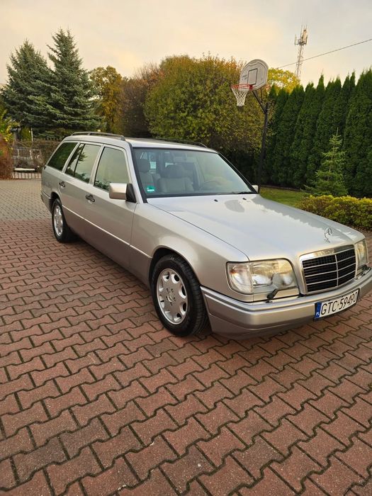 Mercedes-Benz Klasa E T124 e280 ze sprawną klimatyzacją 1995