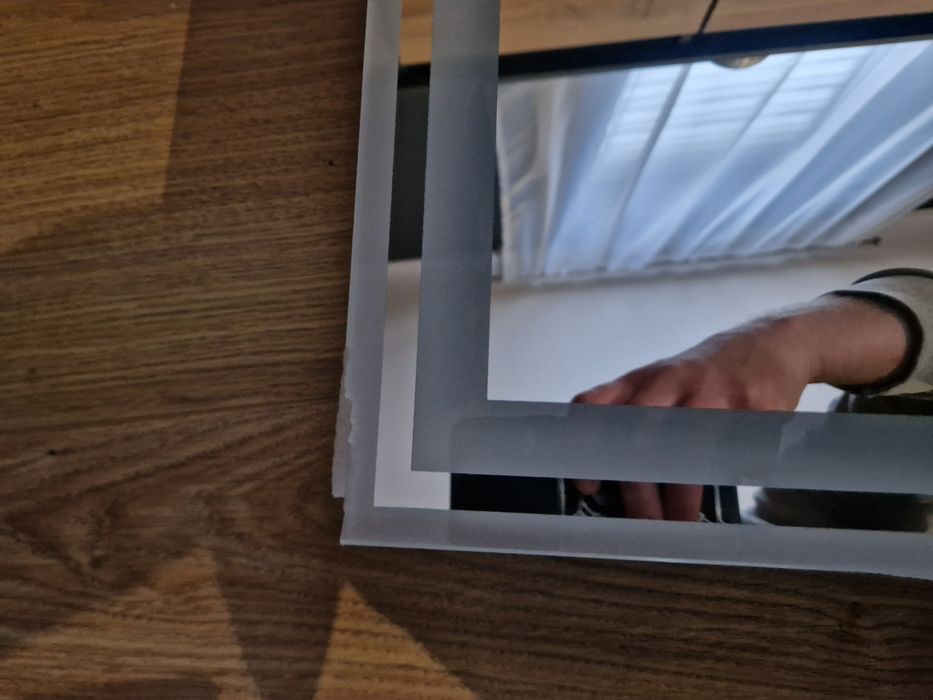 Lustro z podświetleniem 50cmx70cm