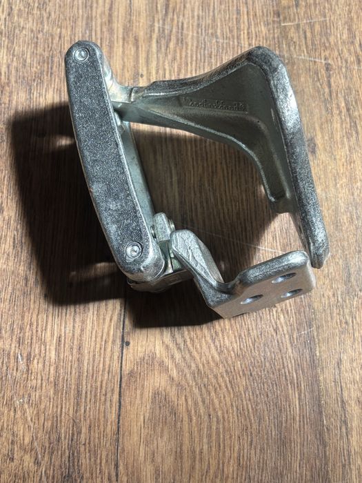 Zawiad drzwi  tyl lewy  dolny  MERCEDES VITO II W639