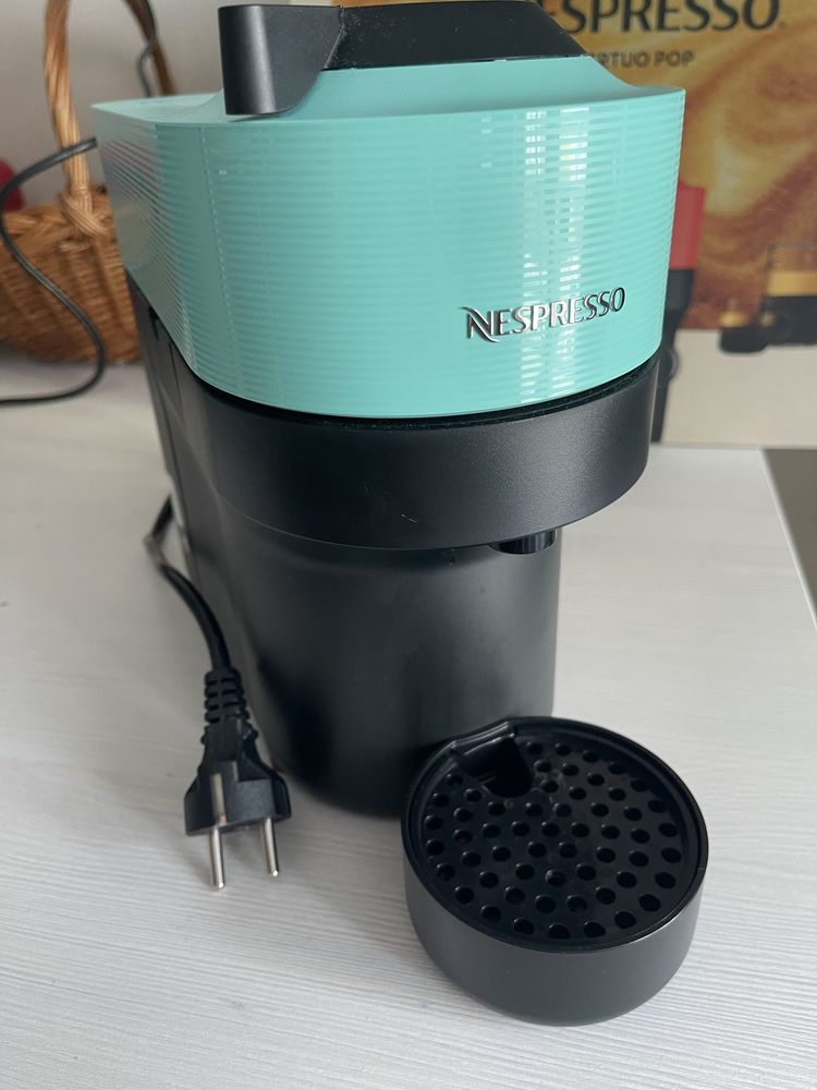 Maquina de cafe nespresso vertuo Pop