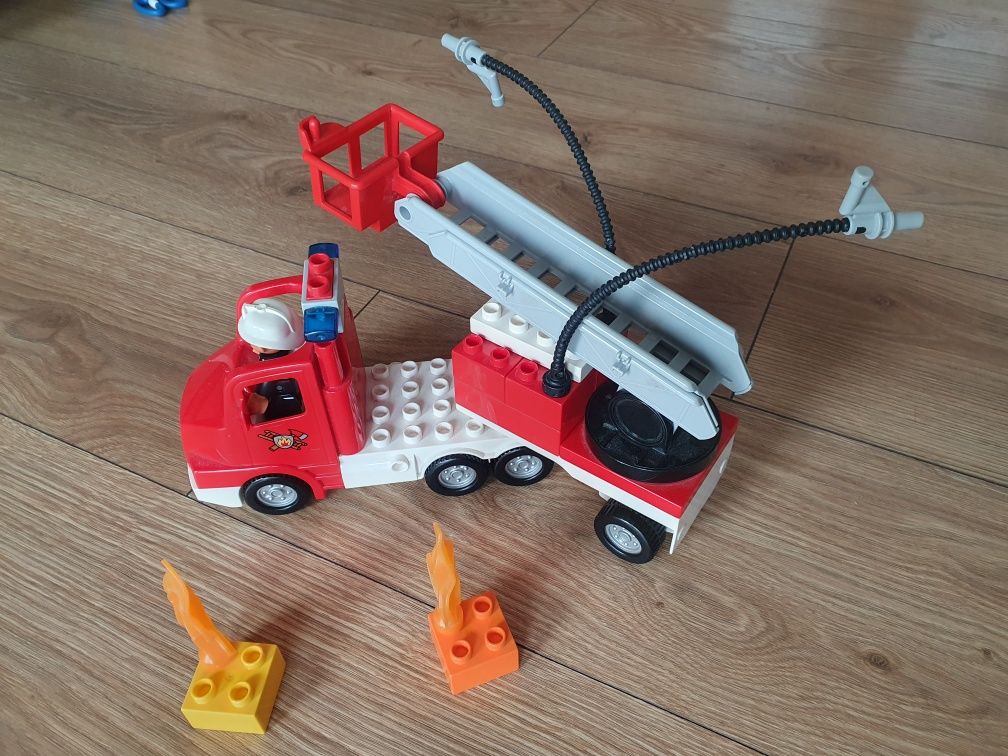 Lego Duplo 5682 Straż pożarna Wóz strażacki Fire Truck