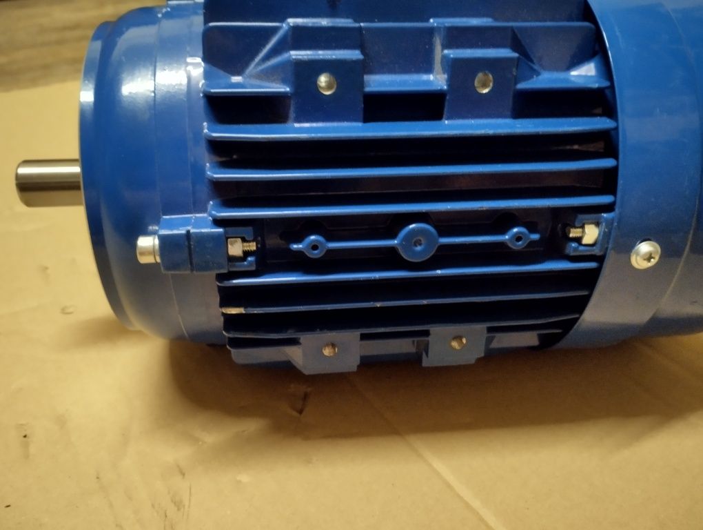 Silnik elektryczny 0.75kw 1390obr/min