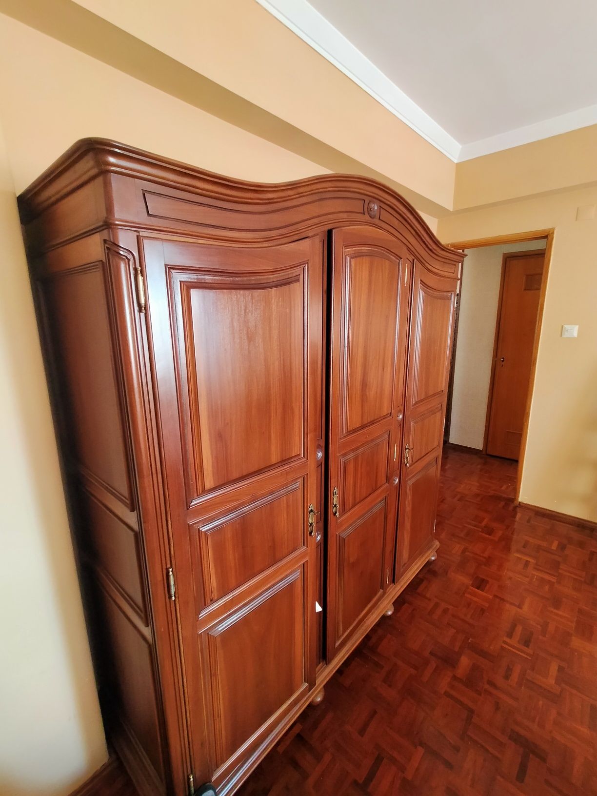 Quarto de casal como novo, sem marcas