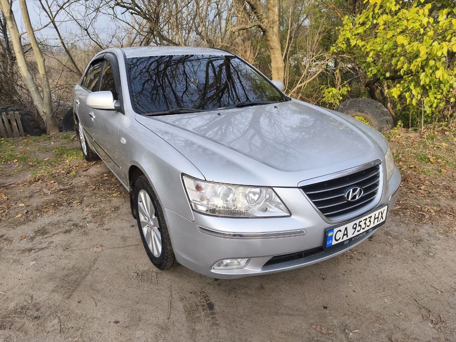 Hyundai Sonata NF 2008 рік 2,4 АКПП газ/бензин рестайлінг в гарному