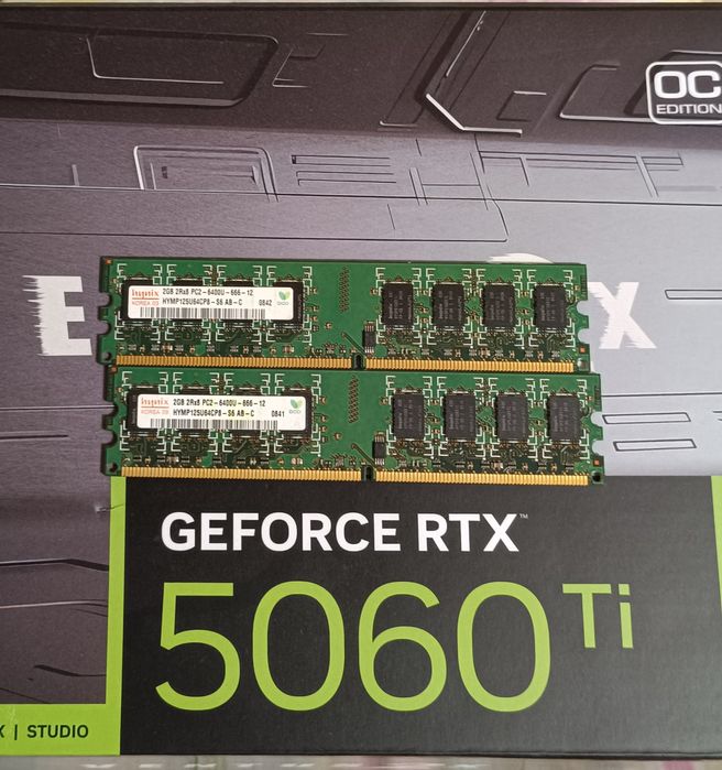 Оперативная память ddr2  2 плашки по 2 гб