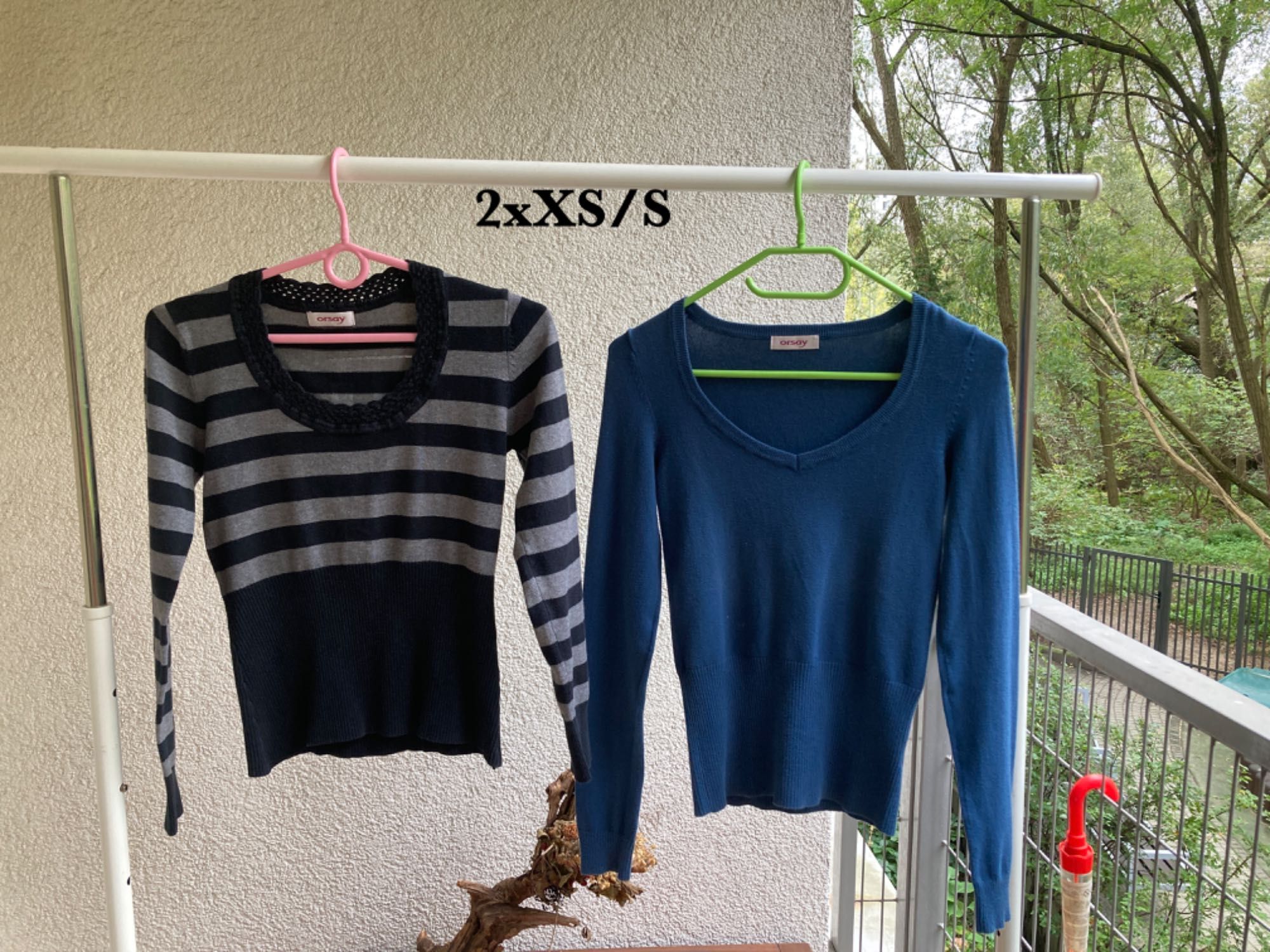 2 sweterki Orsay XS/S dopasowane bawełniane