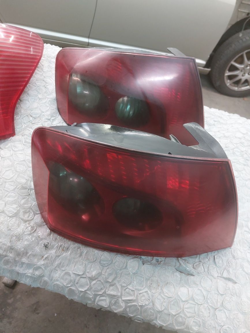 Peugeot 407 sedan lampa lewa tył