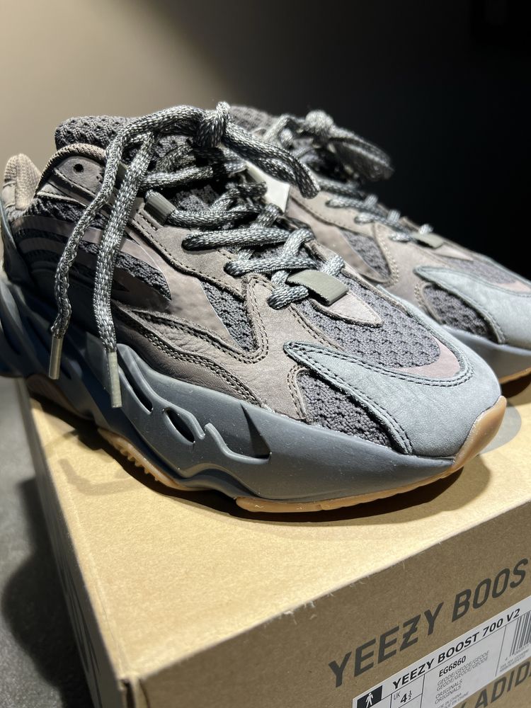 кроссовки adidas yeezy 700 v2 geode