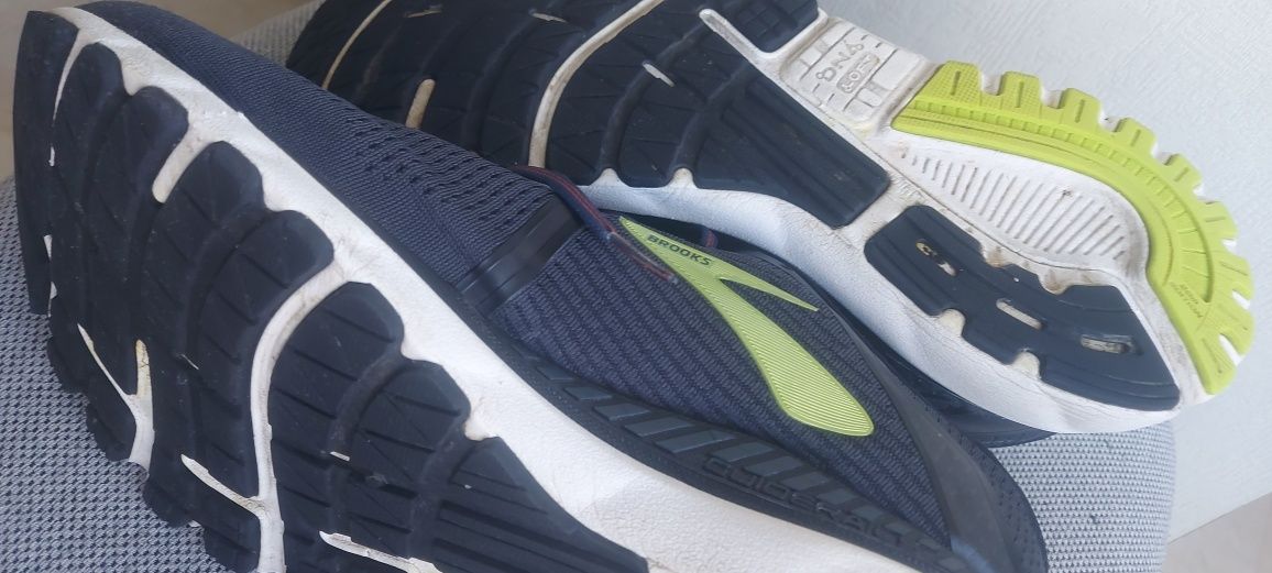 Кроссовки Brooks 45.5 розмер