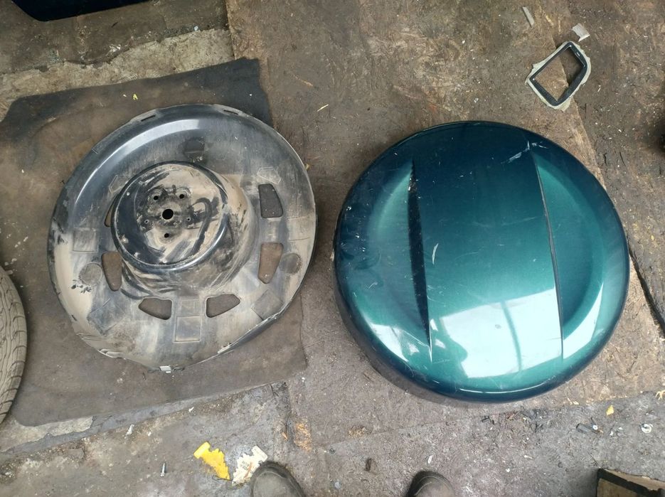 SUZUKI GRAND VITARA II 5D osłona koła zapasowego