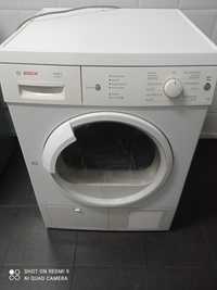 Máquina de secar roupa Bosch.