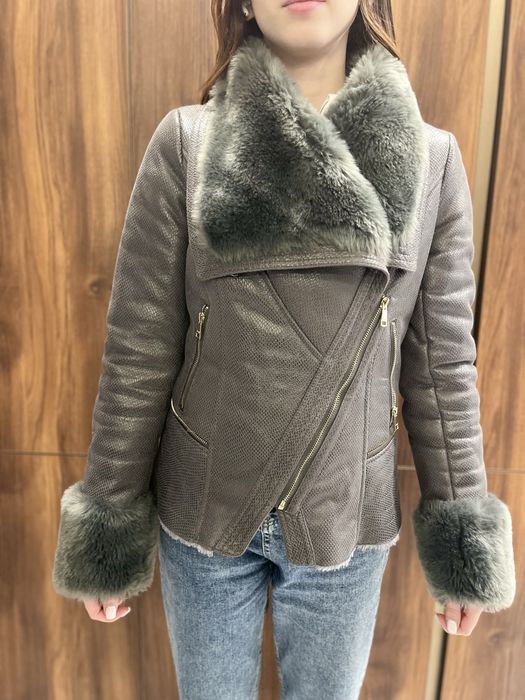 Женская дубленка бренд Marciano Guess  р. S в отличном состоянии