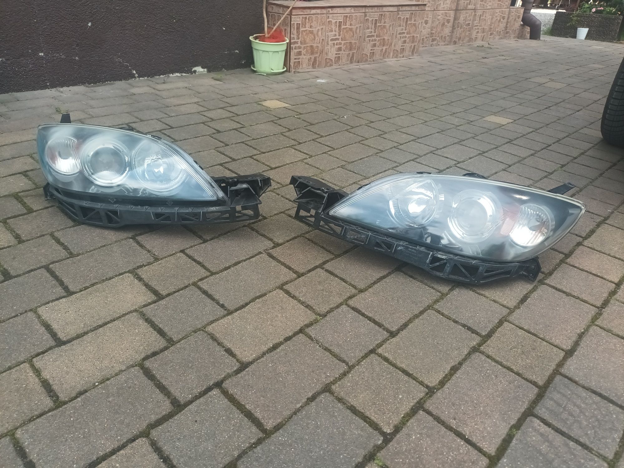 Reflektory (lampy) Mazda 3 BK 2006, hatchback, bardzo fajny stan.