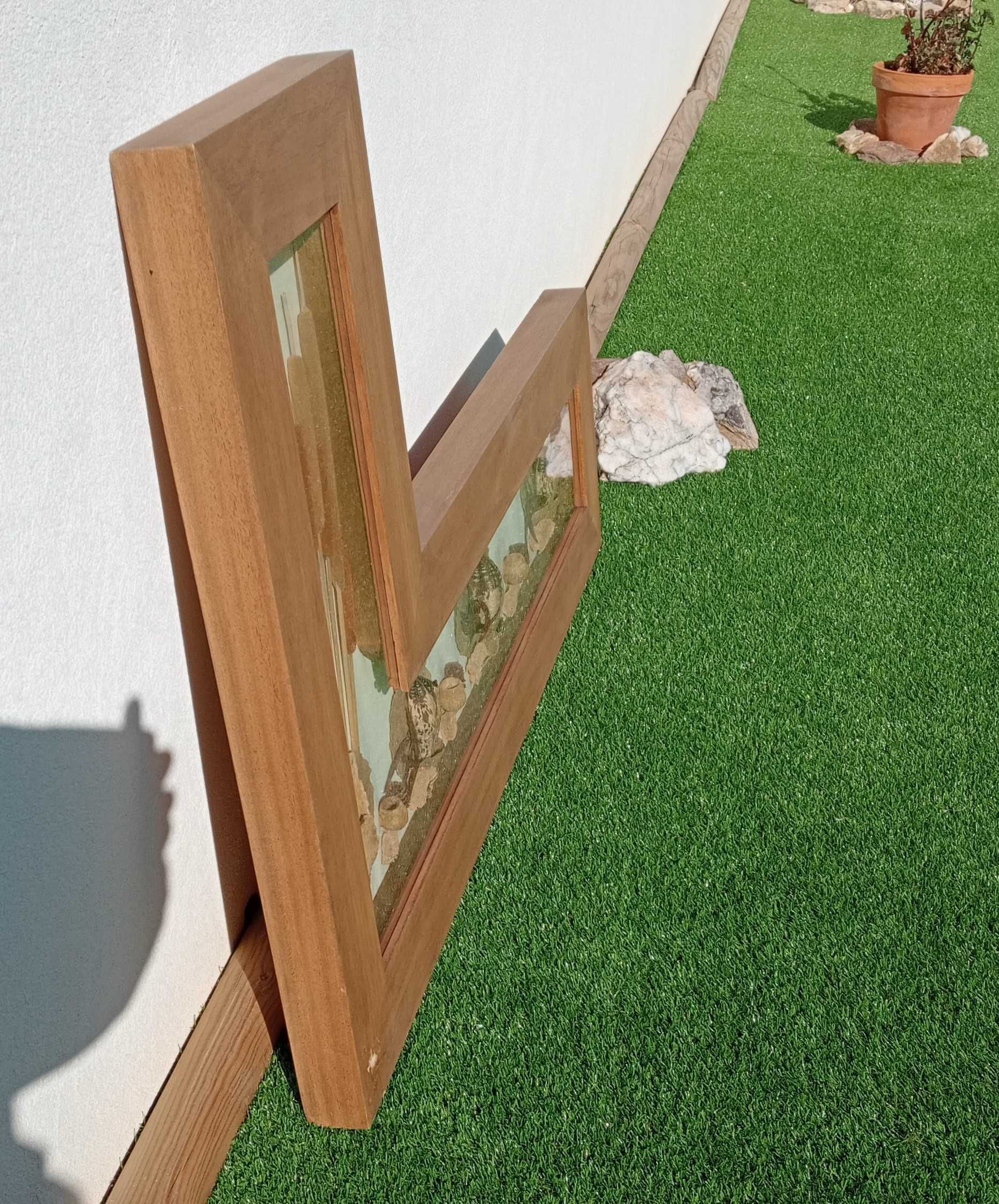 2 Quadros de Parede em Madeira, marca Cachalote