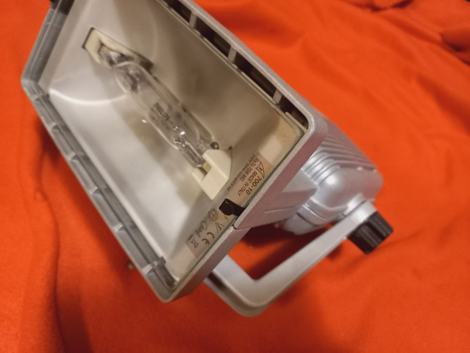 Прожектор LIGHT 10530 70W Rx7S