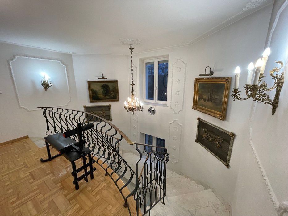 250 zł za tydzień zakwaterowania — Hostel Warszawa Wilanów VIP Hostel