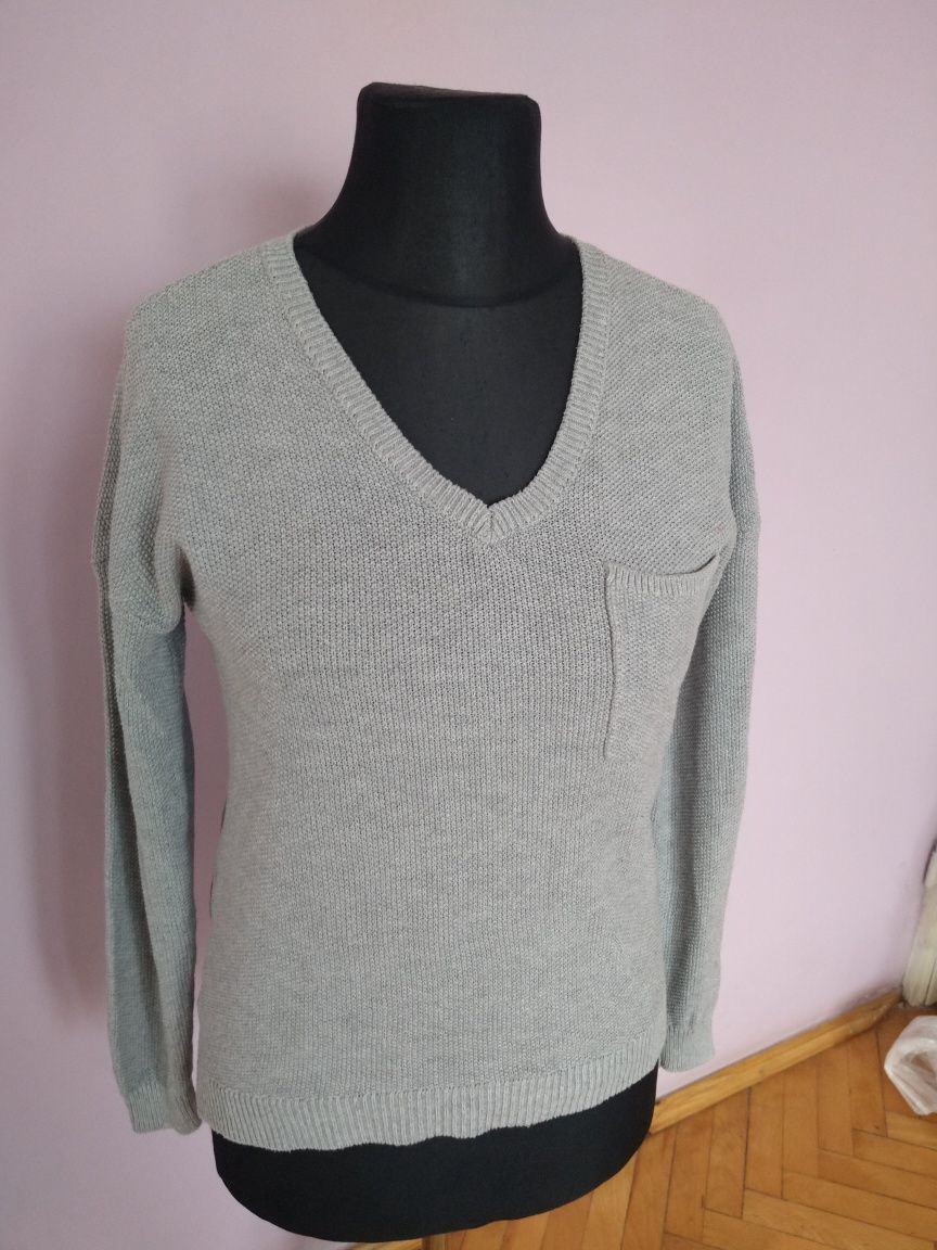 Sweter damski Mohito szary S z kieszonką na piersi