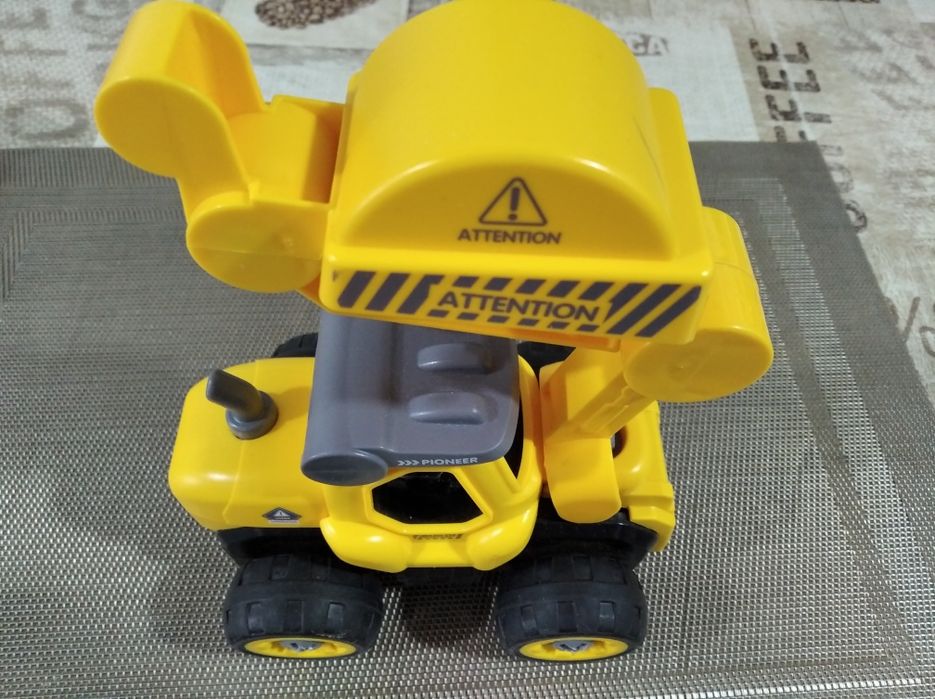 Игрушки трансформер экскаватор