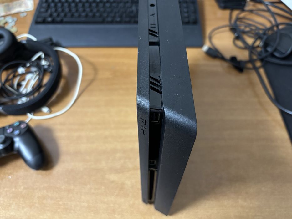 PlayStation 4 Slim 1TB