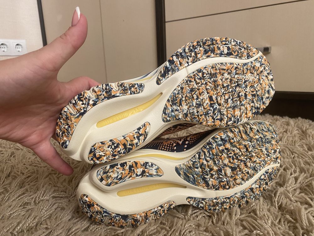 Бігові кросівки Mizuno Wave Rider 27 x Roxy