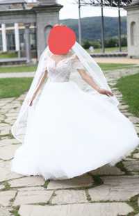 Весільне плаття  з невеликим шлейфом