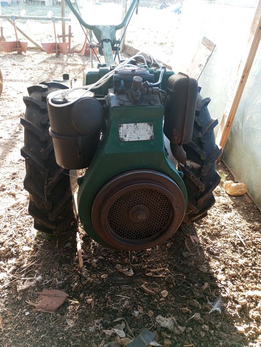 Tenho para venda este motocultivador de marca ACME  valdobbiadene com