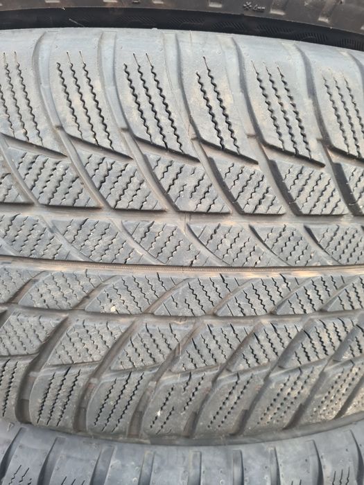 Komplet opony zima 225/50/18 bridgestone RSC RUNFLAT bmw