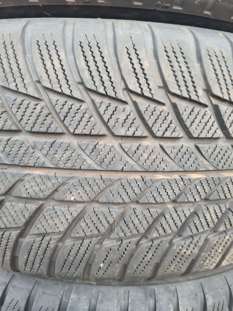 Komplet opony zima 225/50/18 bridgestone RSC RUNFLAT bmw