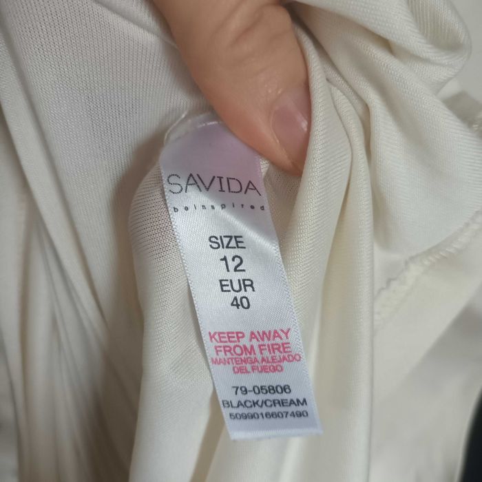 Sukienka princeska klasyczna biznesowa modelująca SAVIDA r. 40/L