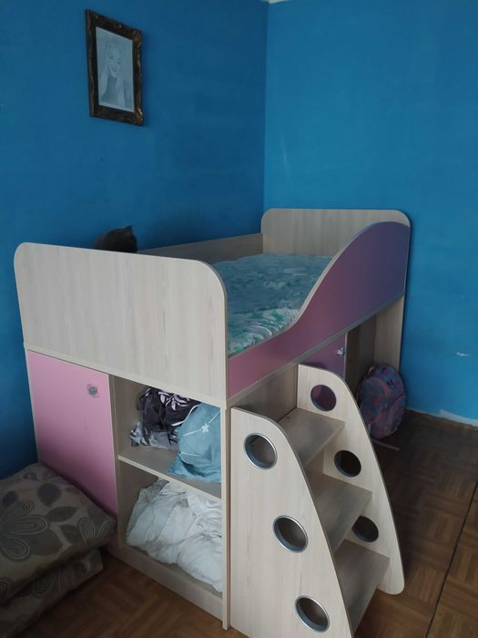 Срочно продам дитяче ліжечко для дівчинки.