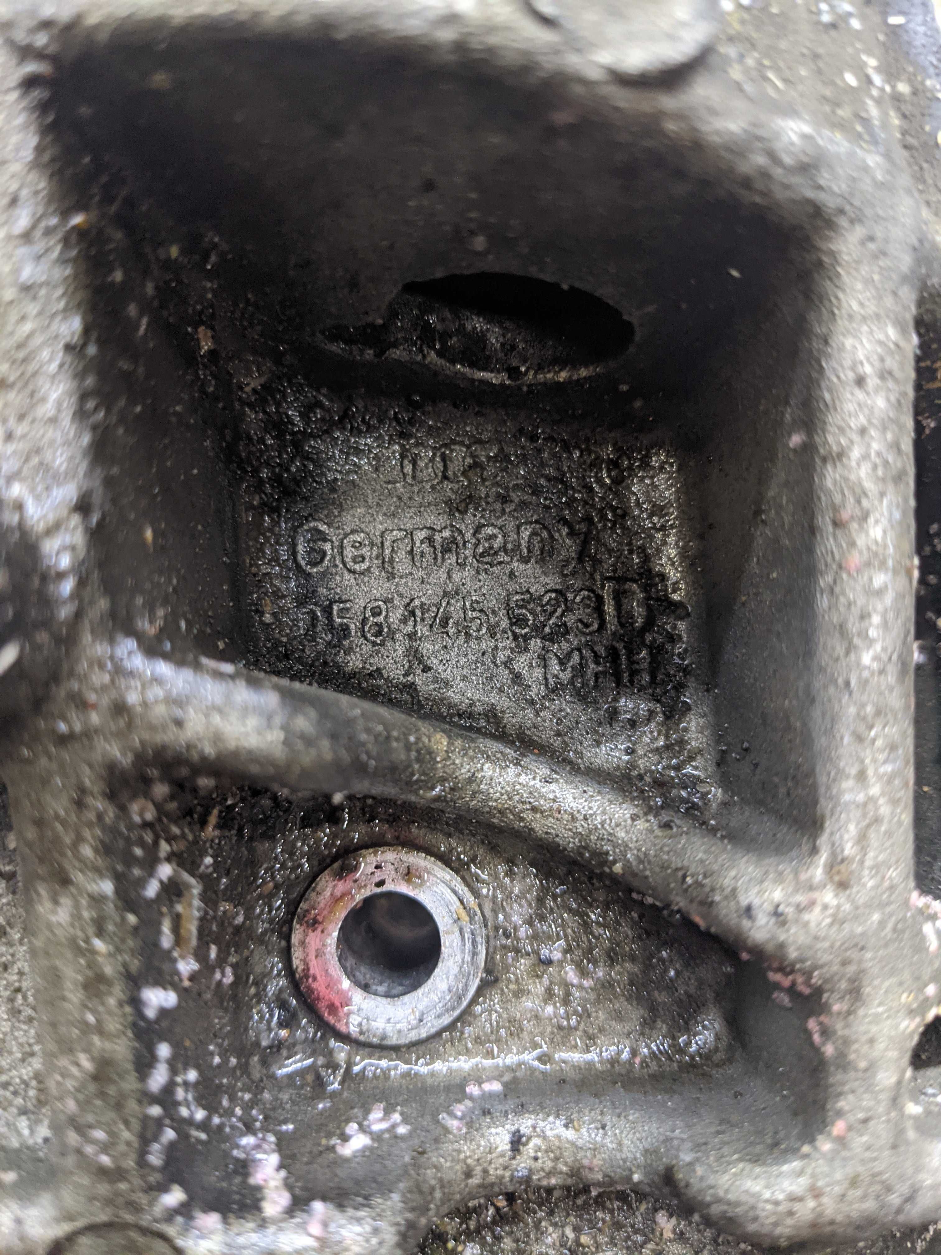 Audi A4 B5 1.8 Pompa Wspomagania Łapa Wspornik