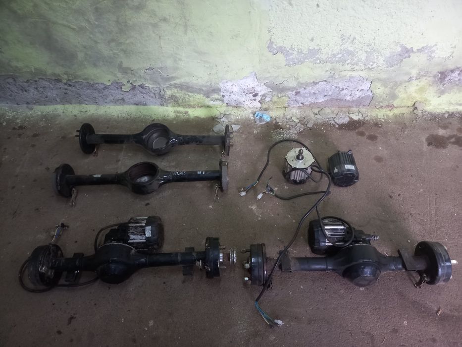 Задний мост с электродвигателем