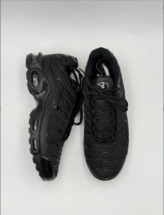 "Buty damskie Trampki"Nike_Air_Max_TN_Plus_czarny R.39