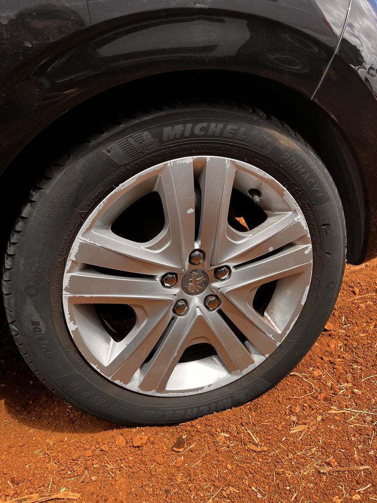 Peugeto 208 style